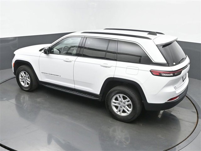 Used 2024 Jeep Grand Cherokee Laredo image 40