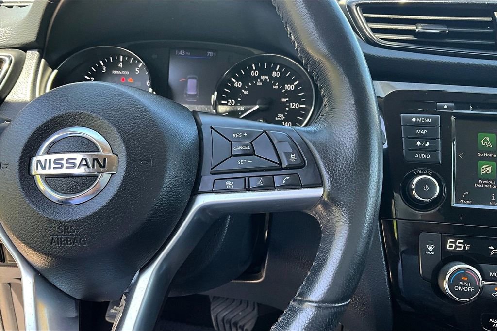 Used 2018 Nissan Rogue SV w/ Premium Package image 12