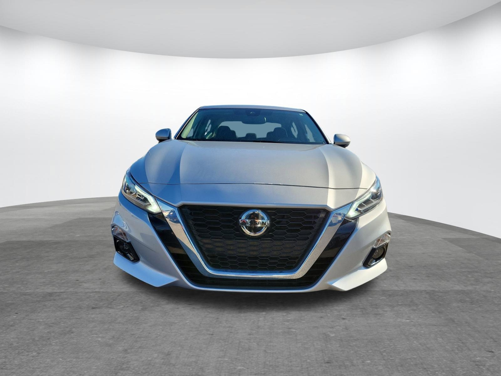 Used 2019 Nissan Altima 2.5 SV image 2