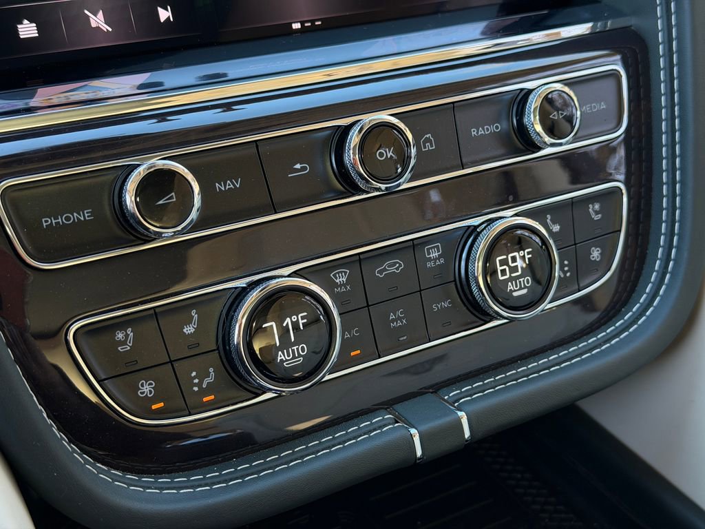 Certified 2023 Bentley Bentayga Extended Wheelbase image 30