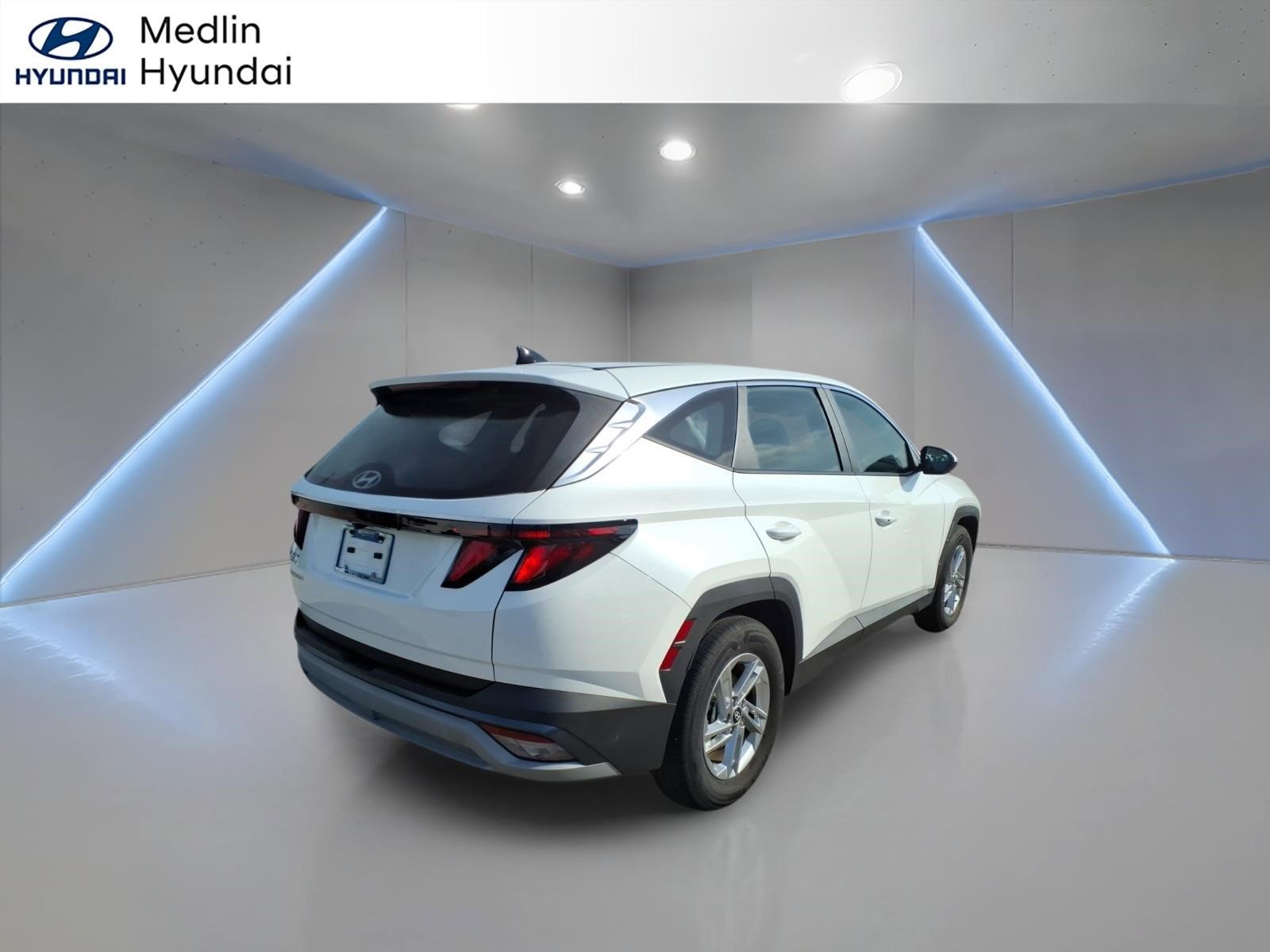 Used 2025 Hyundai Tucson SE FWD image 3