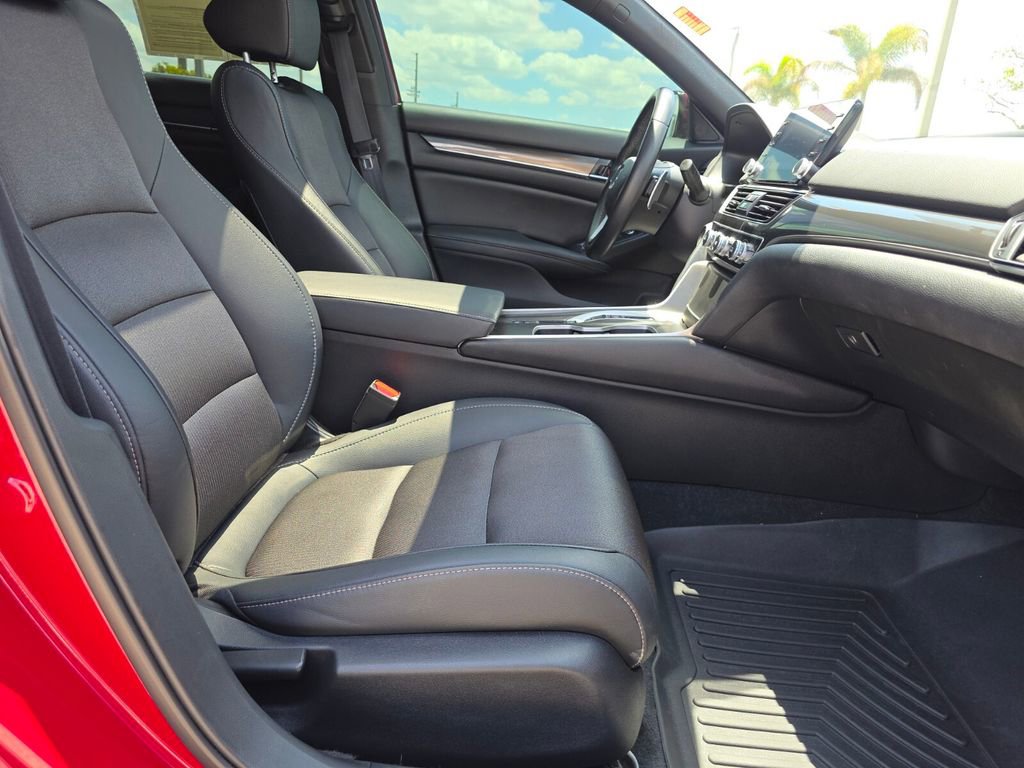 Used 2019 Honda Accord Sport image 10