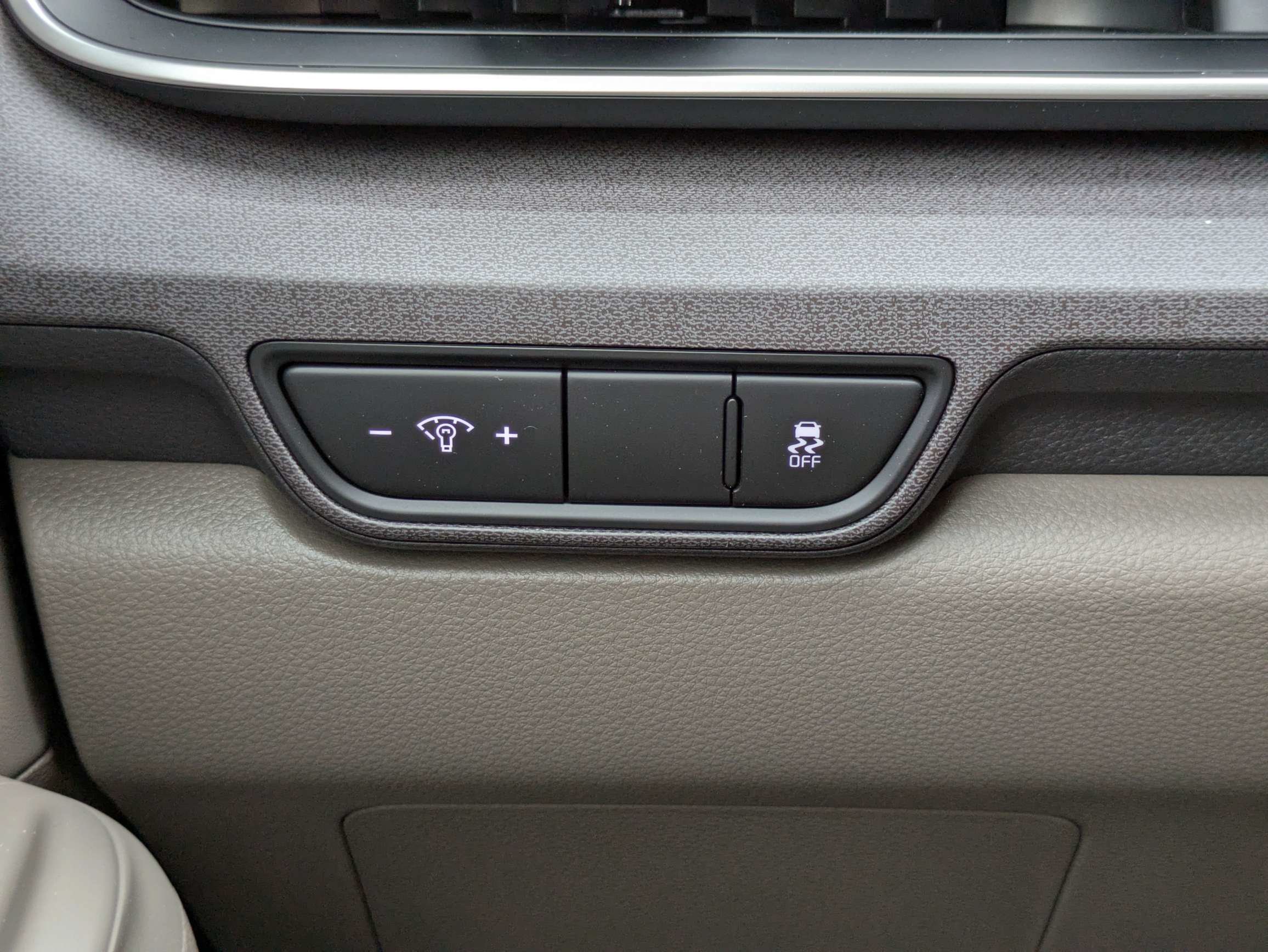 Certified 2026 Kia Carnival EX FWD image 37