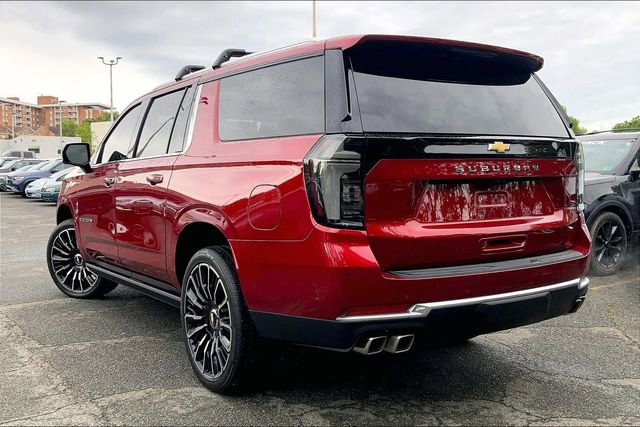 Used 2026 Chevrolet Suburban High Country AWD/4WD image 3