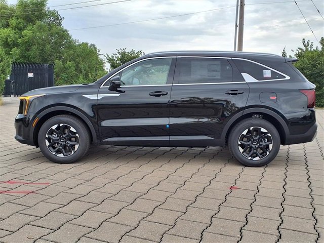 New 2026 Kia Sorento S image 2