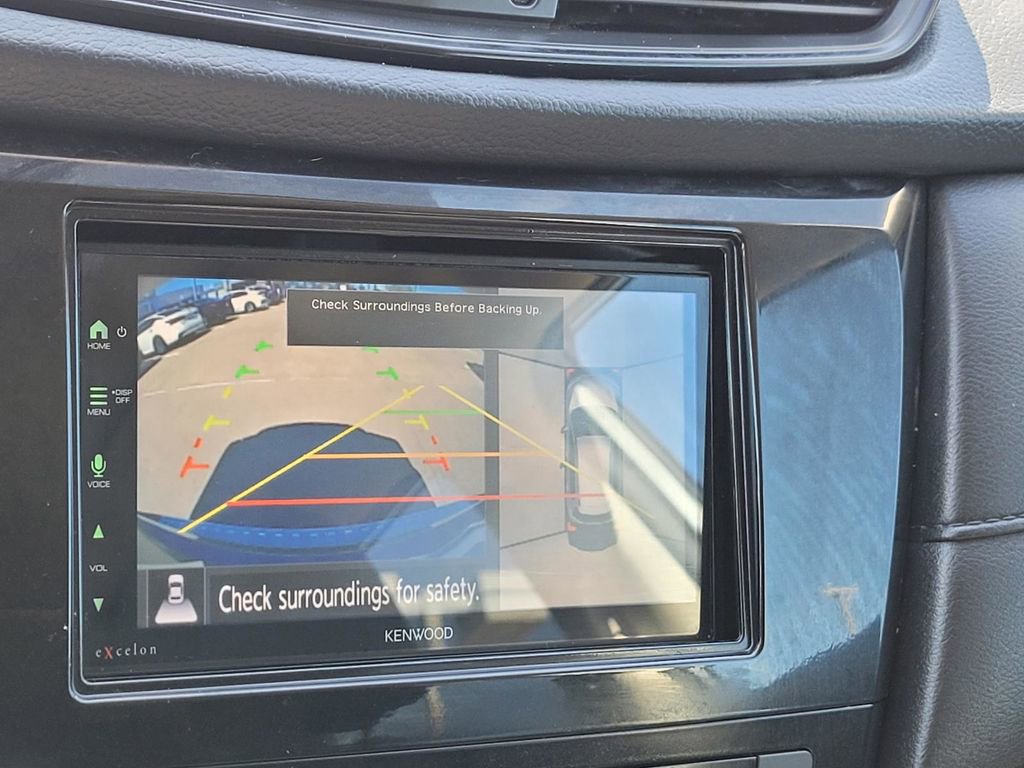 Used 2018 Nissan Rogue SV w/ Sun & Sound Touring Package image 24