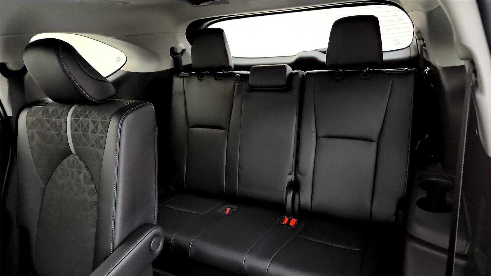 Certified 2024 Toyota Highlander XLE image 23