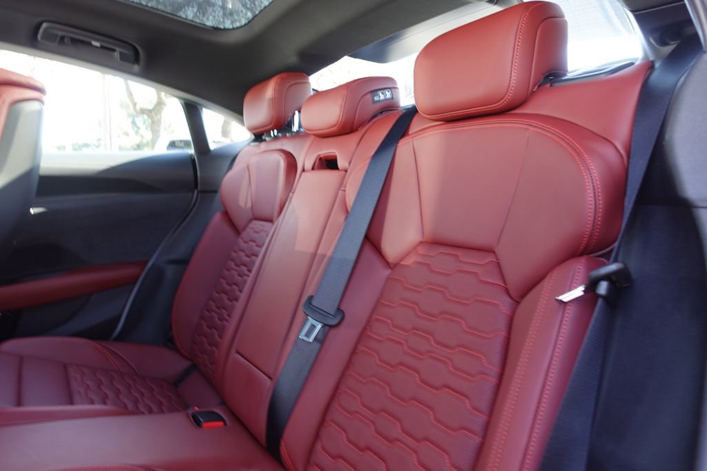 Used 2024 Audi e-tron GT Premium Plus image 23