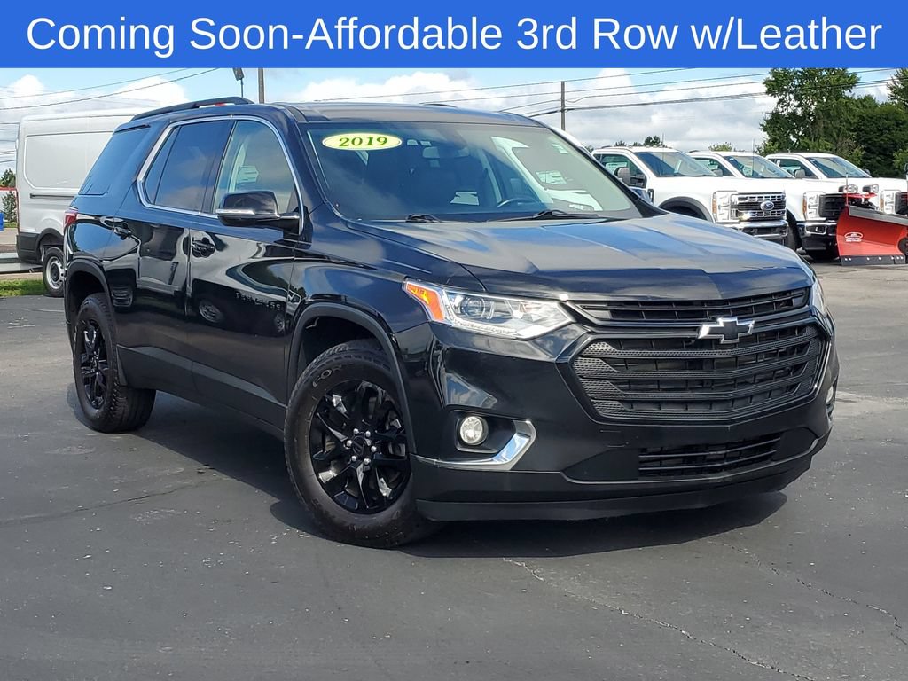 Used 2019 Chevrolet Traverse LT w/ LPO, Blackout Package AWD/4WD image 2