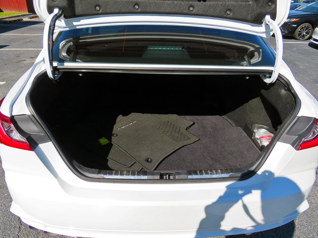 Used 2025 Toyota Camry LE image 16