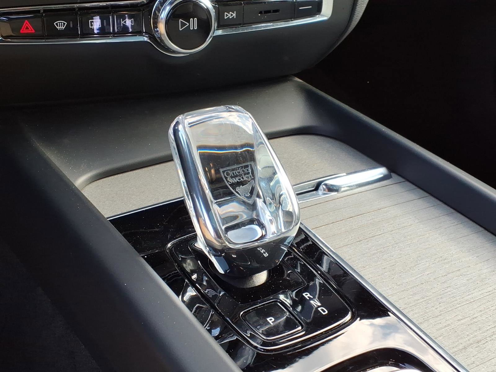 Used 2024 Volvo V60 B5 Cross Country Ultimate image 25