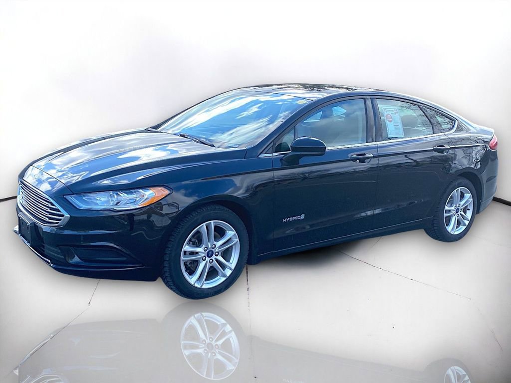 Used 2018 Ford Fusion S image 2