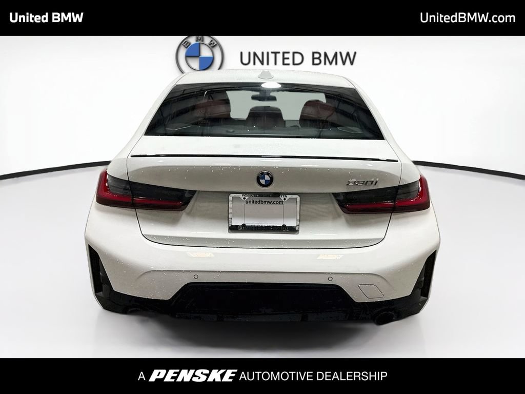 New 2026 BMW 330i Sedan w/ M Sport Package RWD image 6