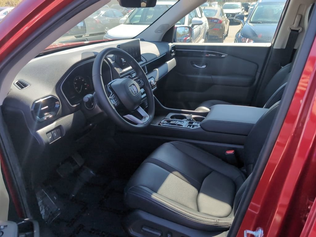 Certified 2025 Honda Pilot Touring image 13
