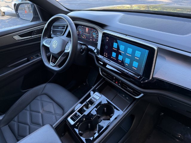 Used 2024 Volkswagen Atlas Cross Sport SE FWD image 37