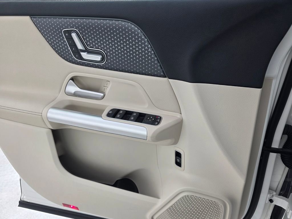 Certified 2025 Mercedes-Benz GLA 250 image 24