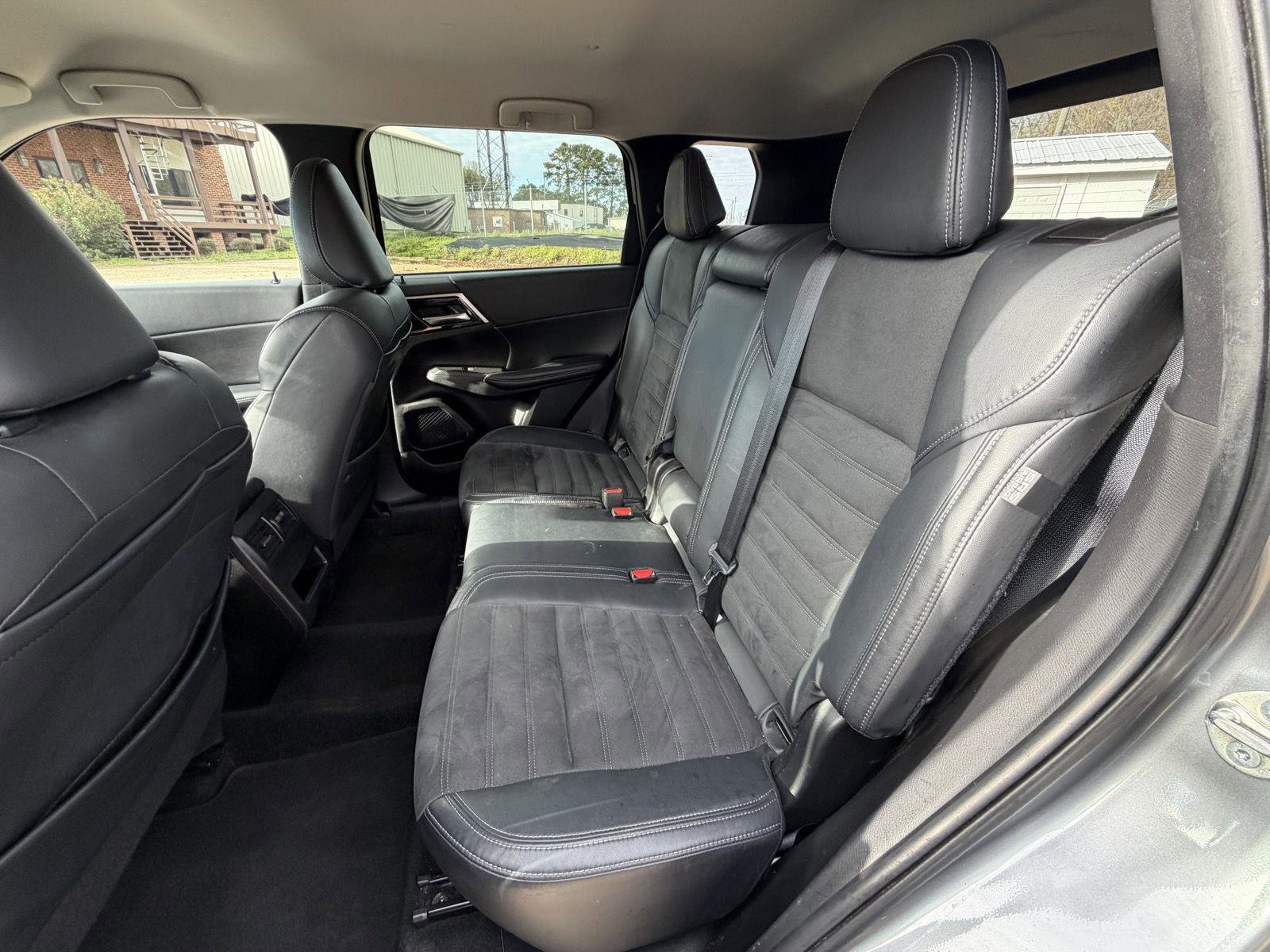 Used 2022 Mitsubishi Outlander SE image 13