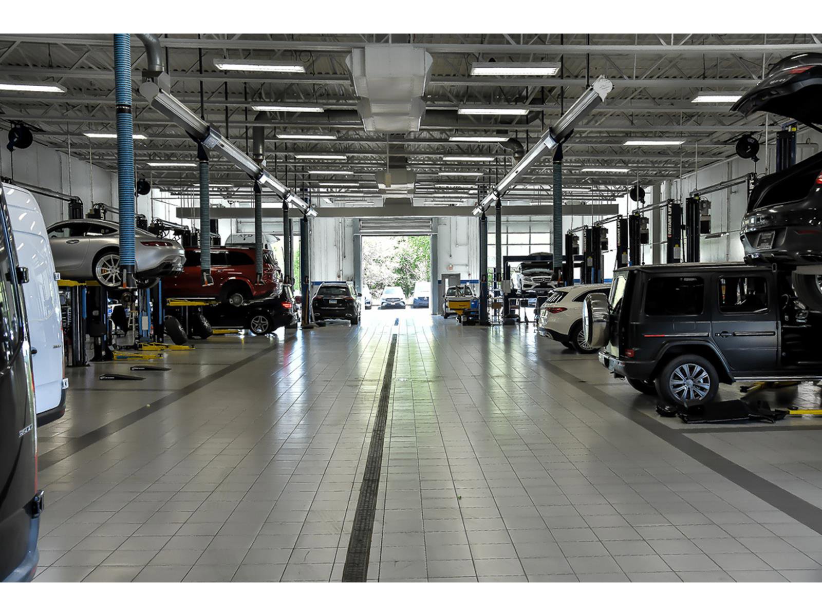 Certified 2025 Mercedes-Benz GLE 350 4MATIC image 31