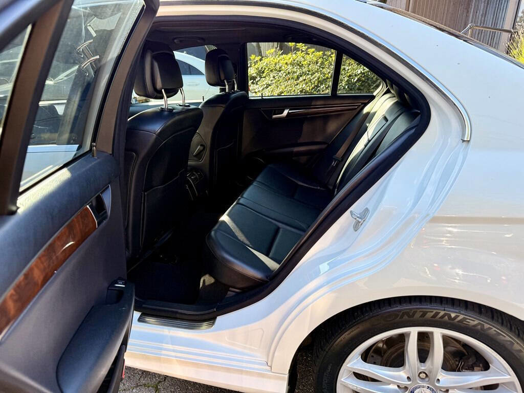 Used 2012 Mercedes-Benz C 300 4MATIC Sedan image 11