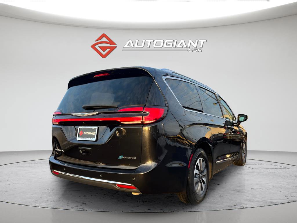 Used 2021 Chrysler Pacifica Limited image 7