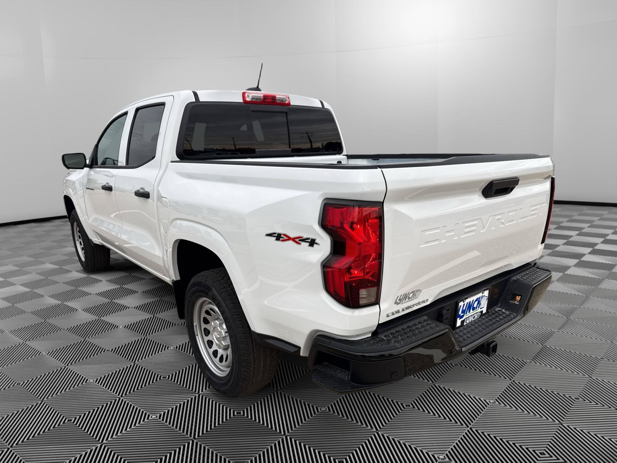 New 2026 Chevrolet Colorado W/T w/ Advanced Trailering Package AWD/4WD image 3