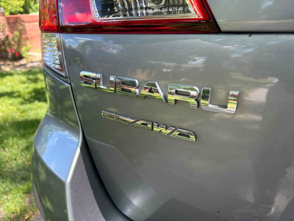 Used 2010 Subaru Outback 2.5i Premium AWD/4WD image 14