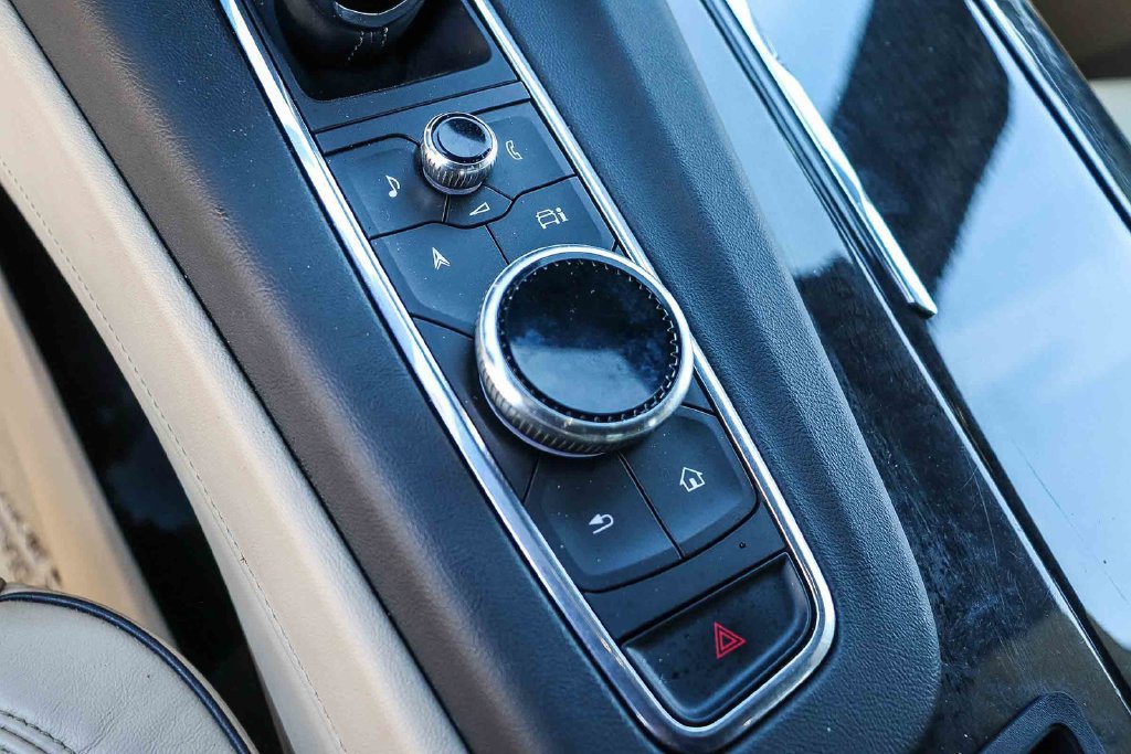 Used 2023 Cadillac Escalade Premium Luxury w/ Performance Package AWD/4WD image 24