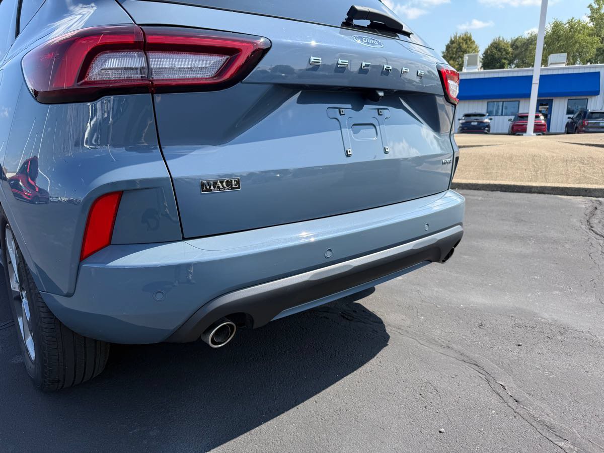 Used 2023 Ford Escape ST-Line w/ Tech Pack #1 AWD/4WD image 8