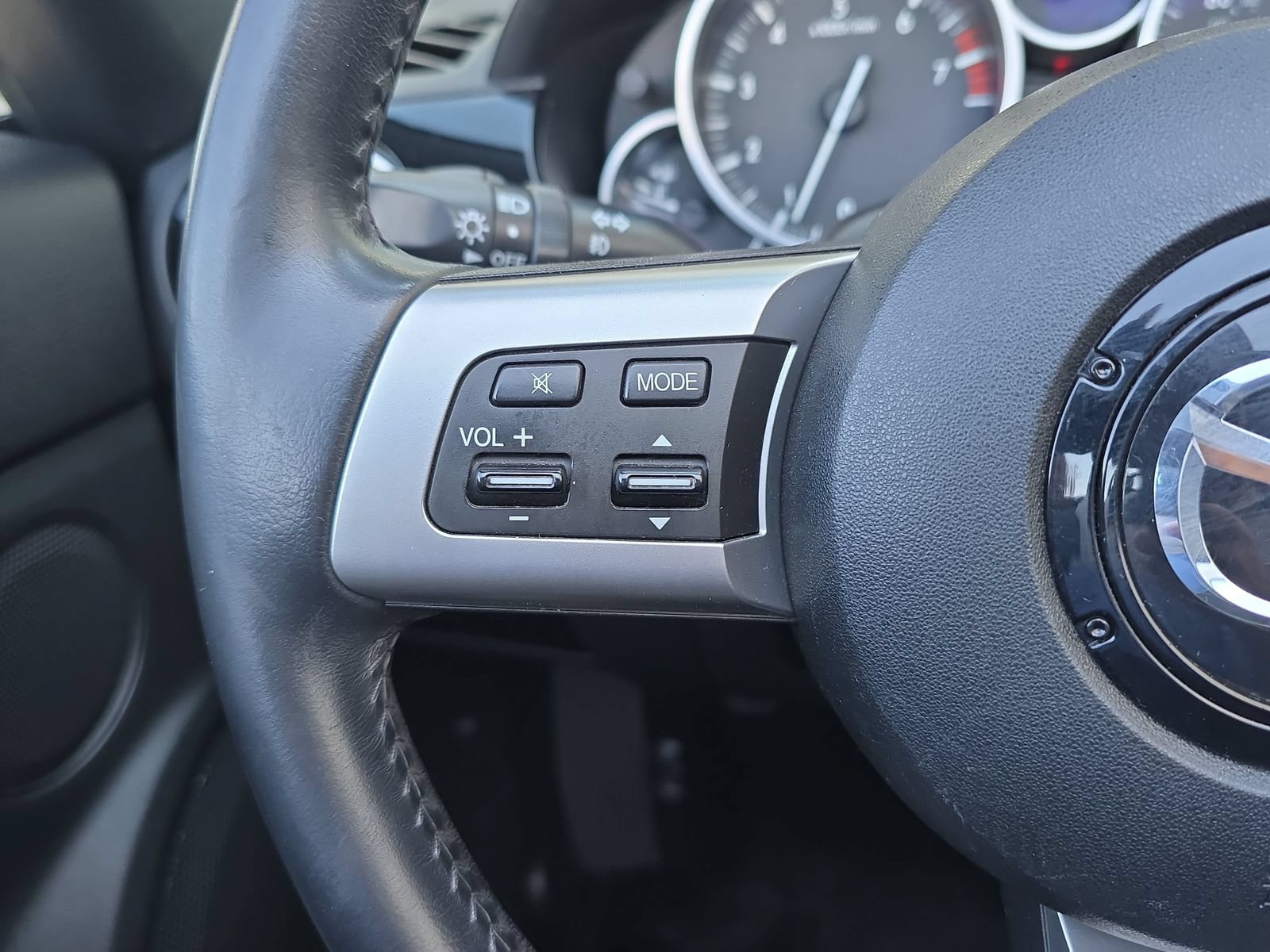 Used 2007 MAZDA MX-5 Miata Touring RWD image 18