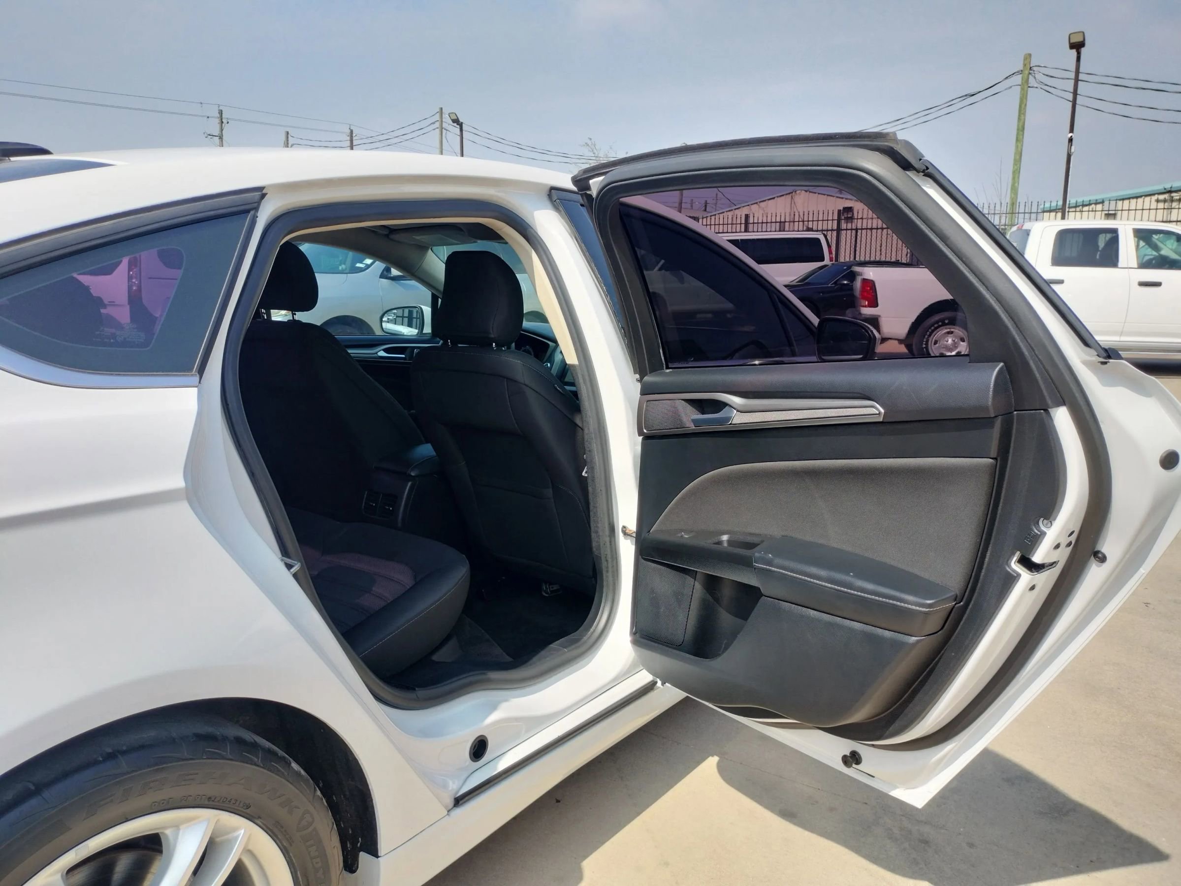 Used 2018 Ford Fusion SE w/ Fusion SE Technology Package image 30