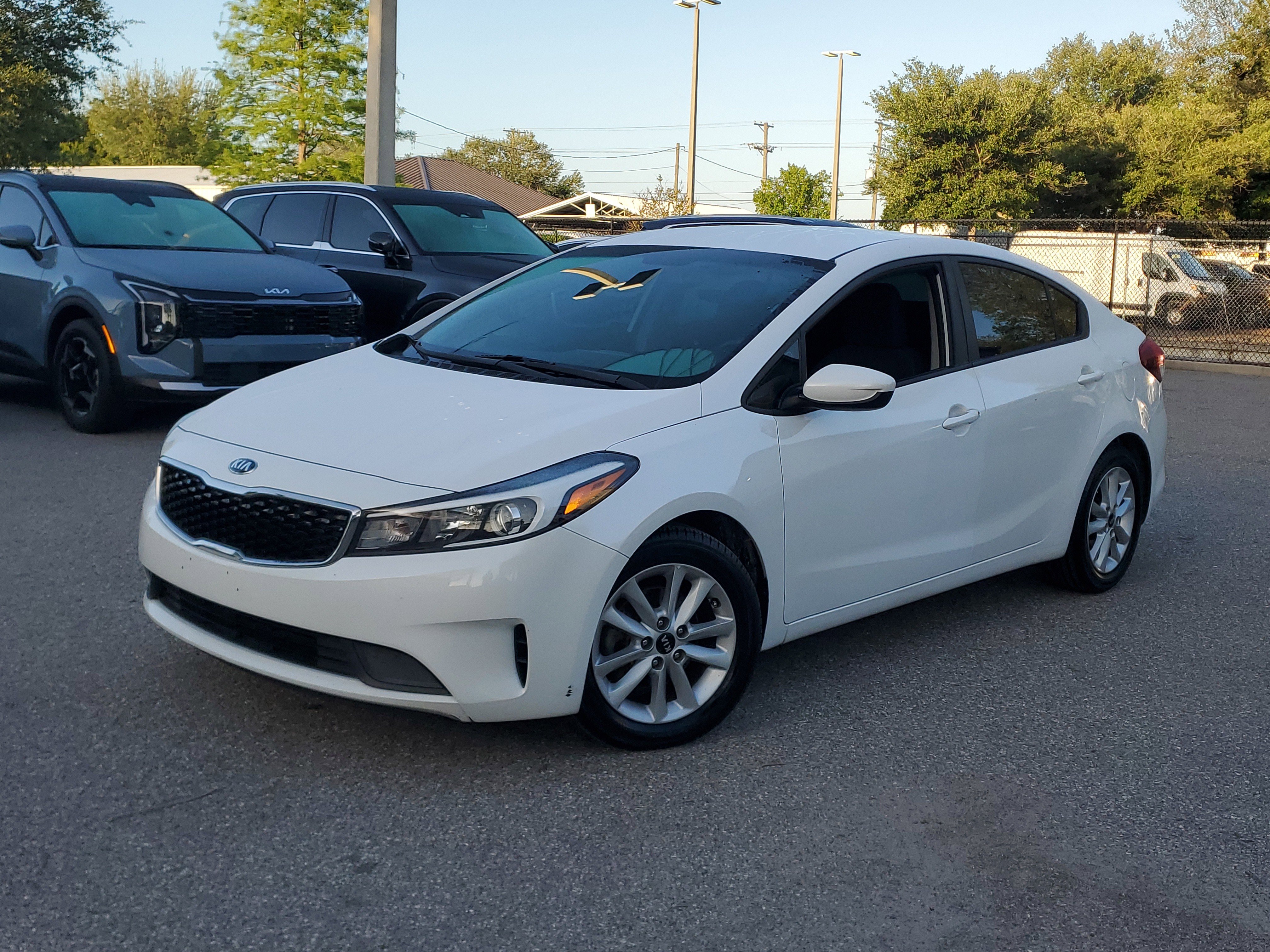 Used 2017 Kia Forte LX w/ LX Popular Package image 1