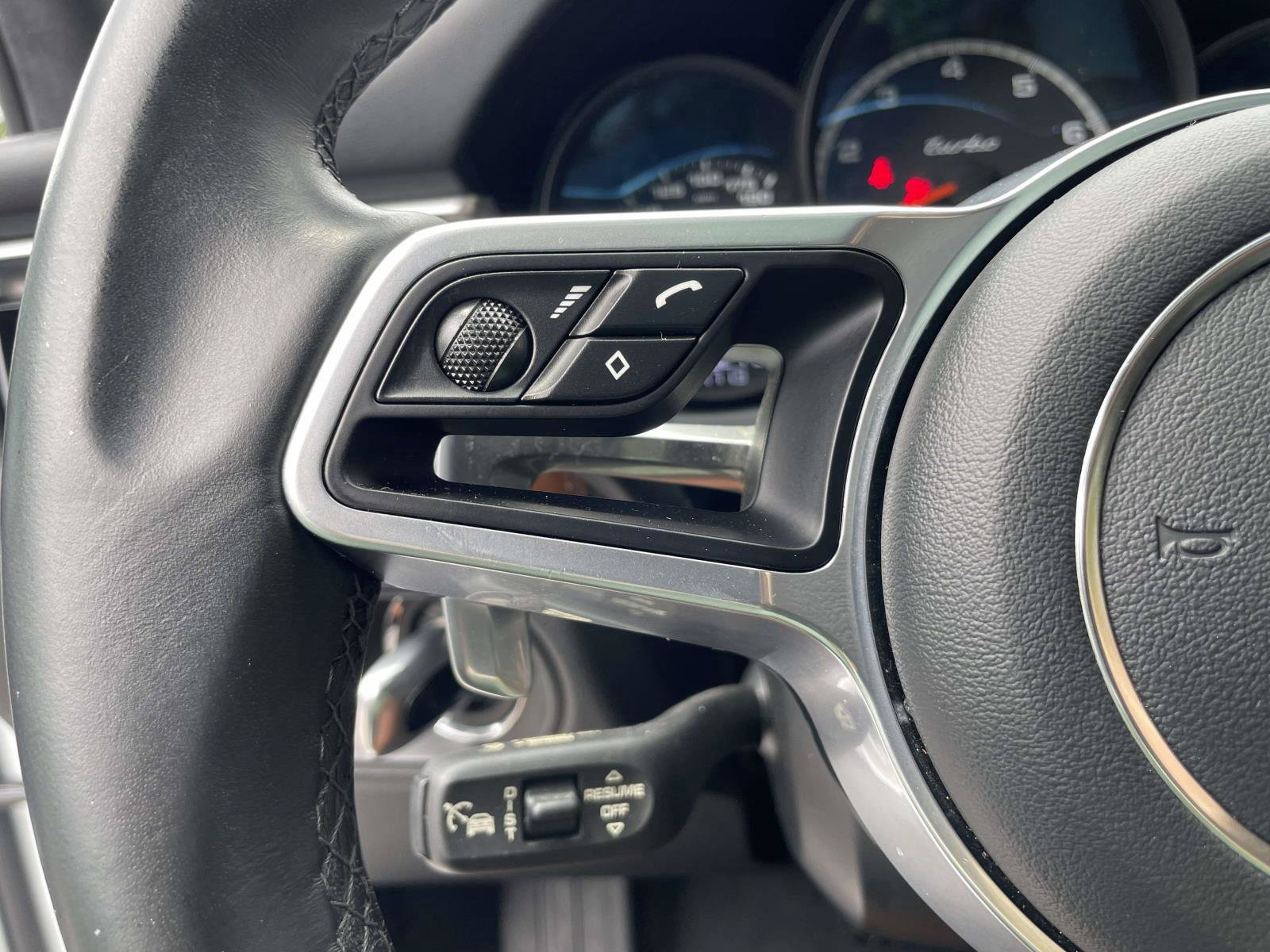 Used 2021 Porsche Macan Turbo AWD/4WD image 10