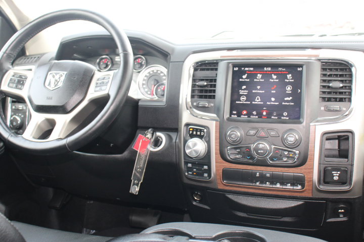 Used 2018 RAM 1500 Laramie image 26