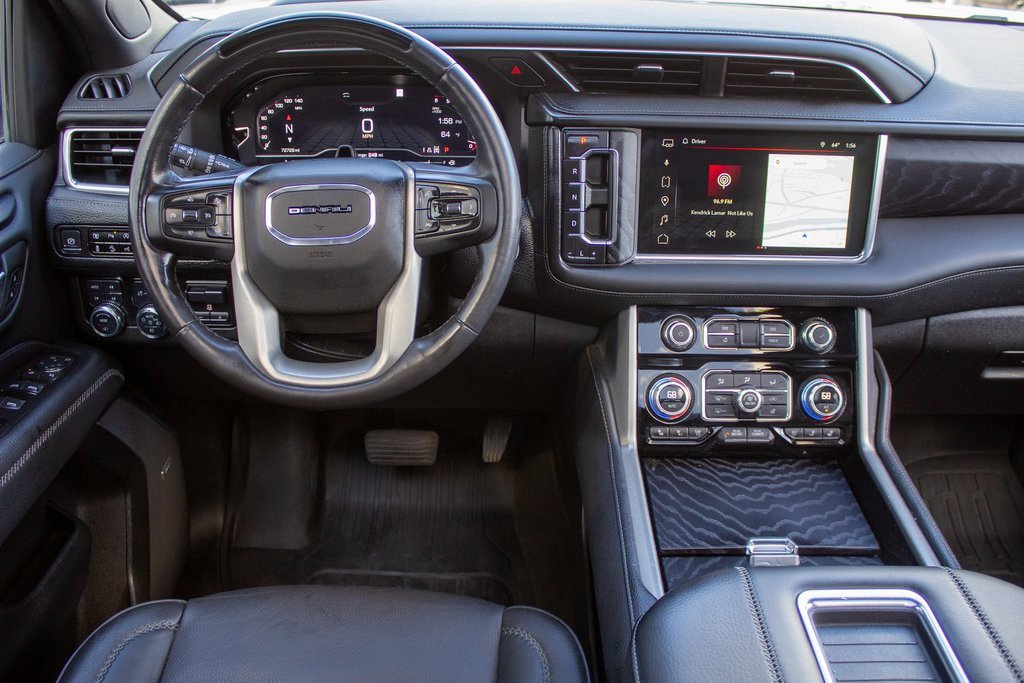Used 2023 GMC Yukon Denali w/ Denali Reserve Package image 13