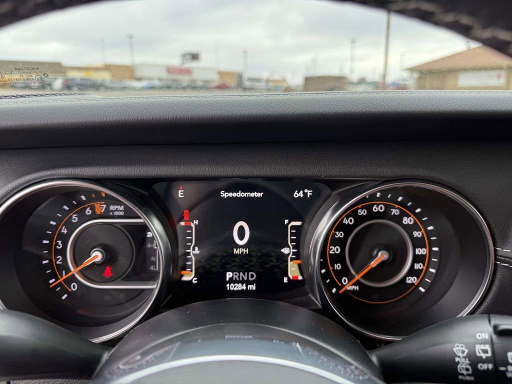 Used 2022 Jeep Wrangler Unlimited Sahara image 15