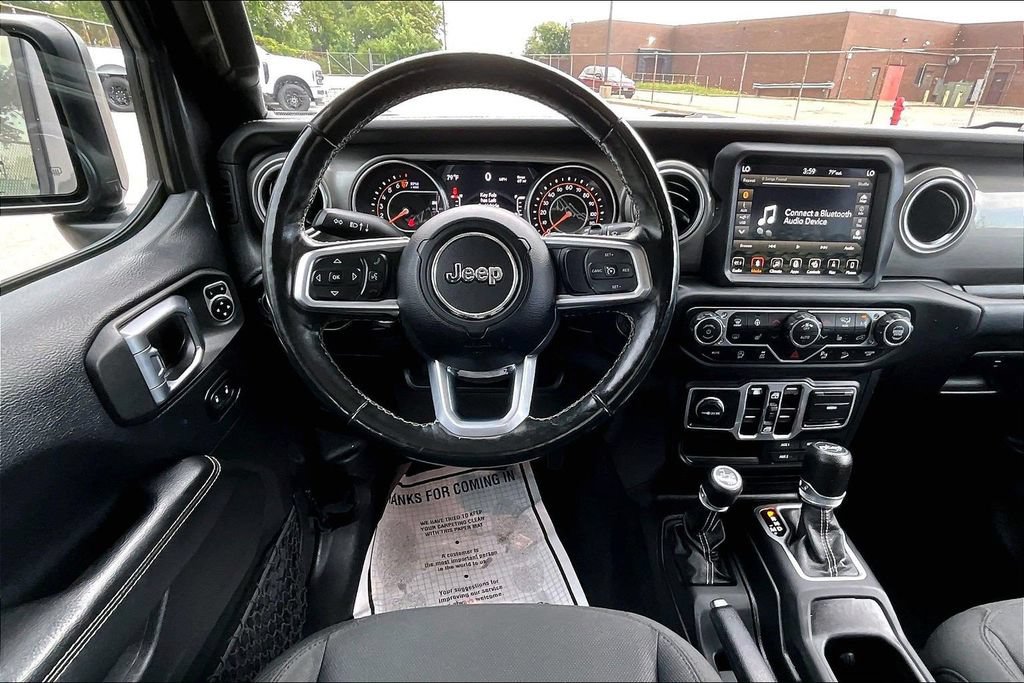 Used 2018 Jeep Wrangler Unlimited Sahara AWD/4WD image 5