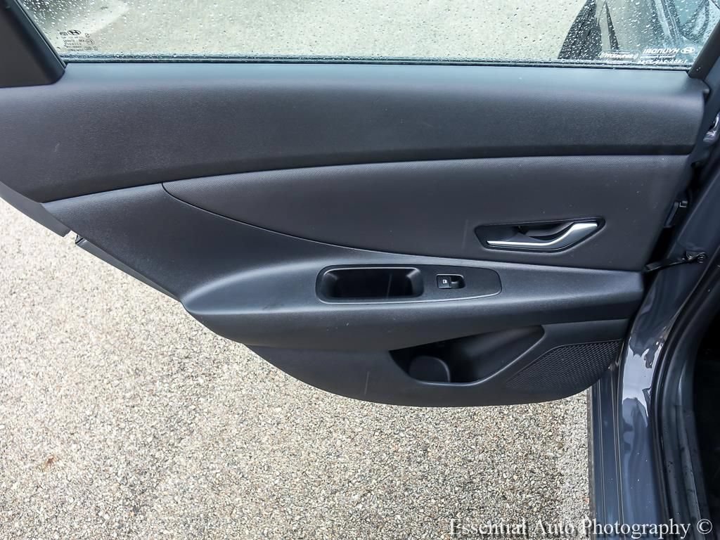 Used 2025 Hyundai Elantra SEL FWD image 23