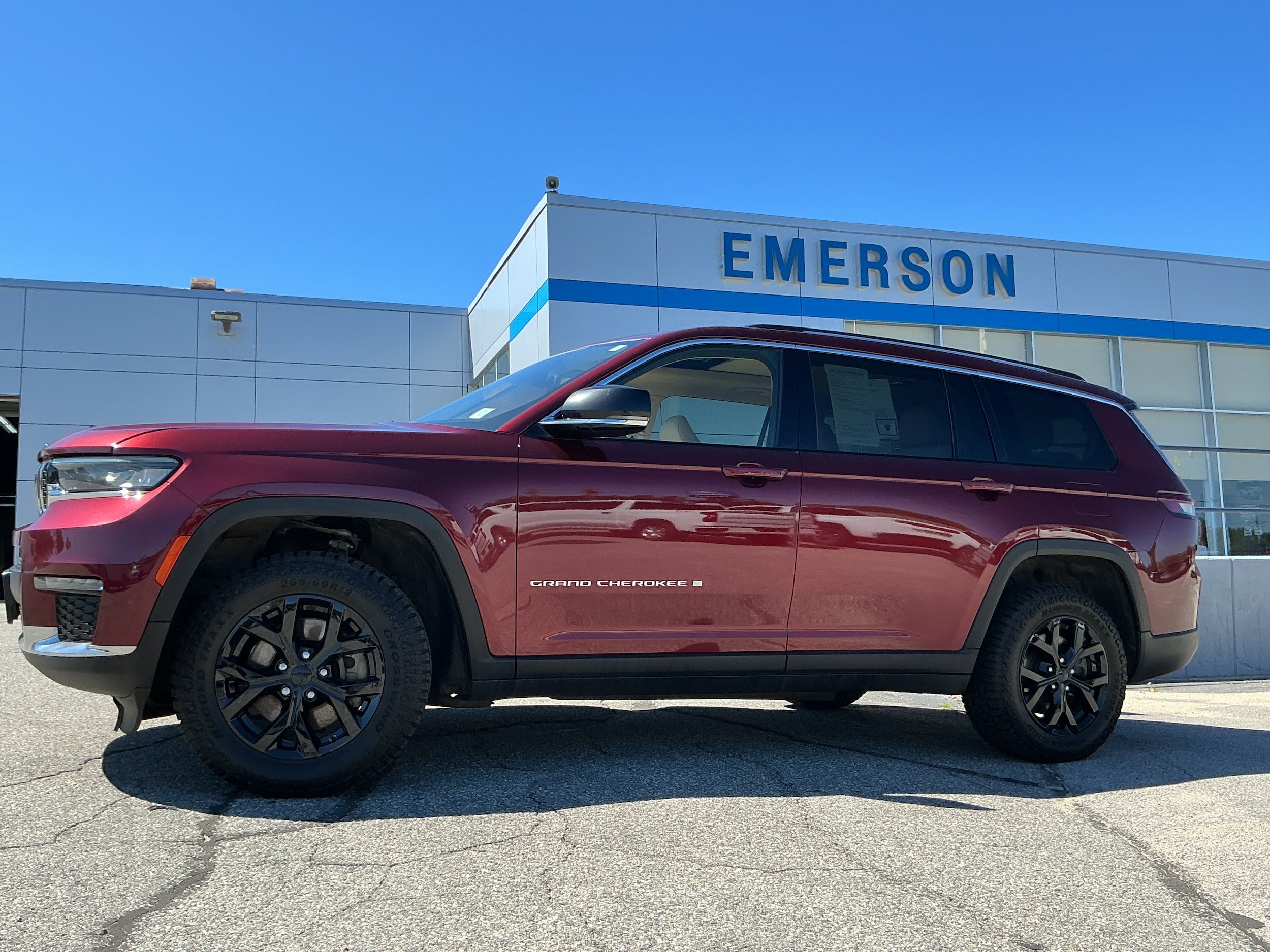 Used 2021 Jeep Grand Cherokee L Limited AWD/4WD image 2