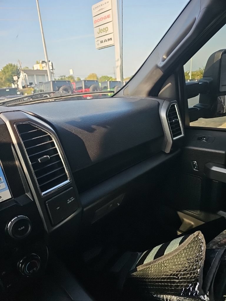 Used 2016 Ford F150 XLT w/ Equipment Group 302A Luxury AWD/4WD image 13