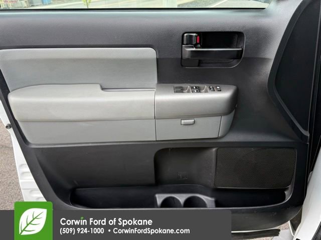 Used 2016 Toyota Sequoia SR5 AWD/4WD image 17