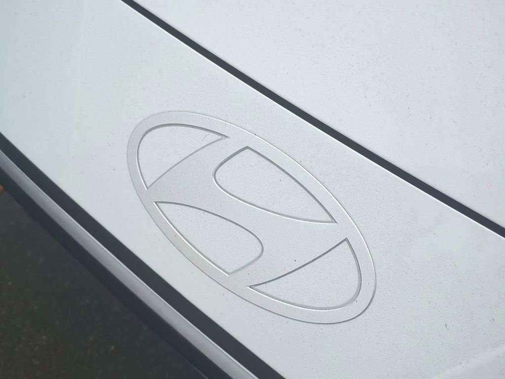 New 2026 Hyundai Elantra SE image 13