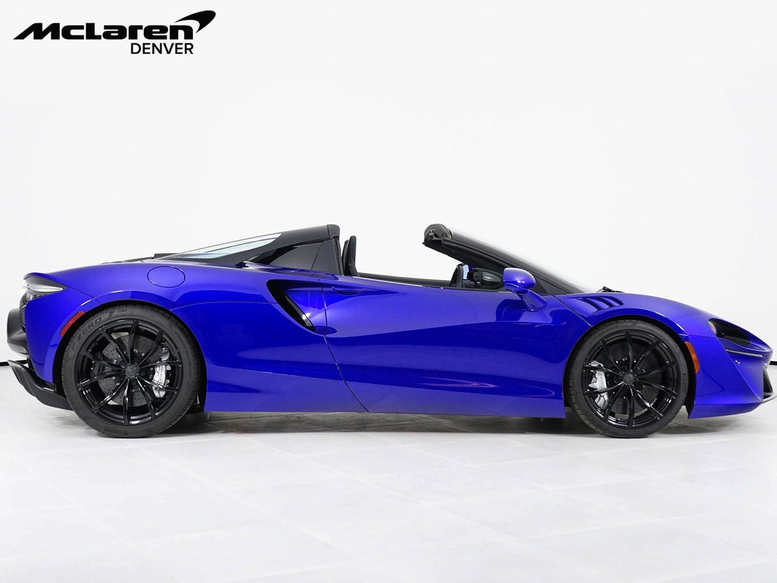 New 2025 McLaren Artura Spider RWD image 9