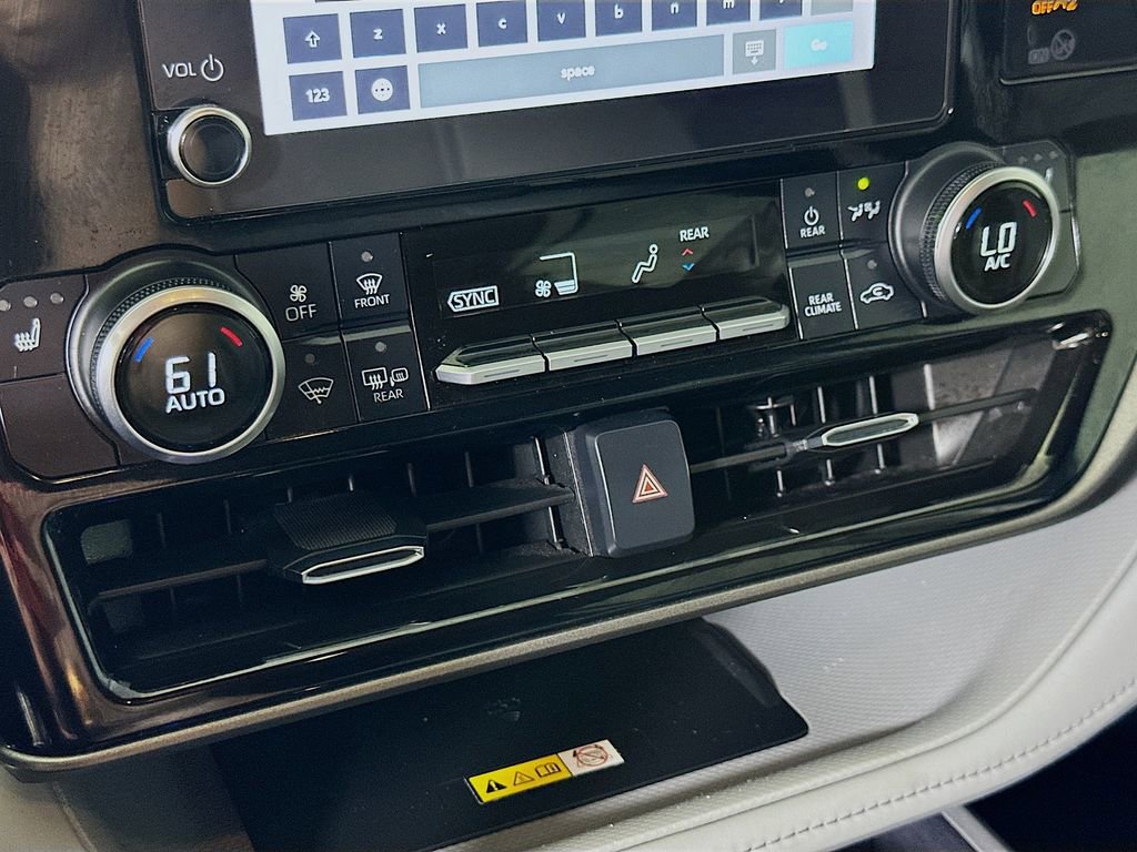 Used 2024 Toyota Highlander XLE image 23