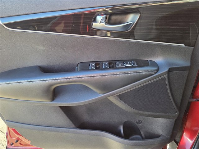 Used 2020 Kia Sorento S image 17