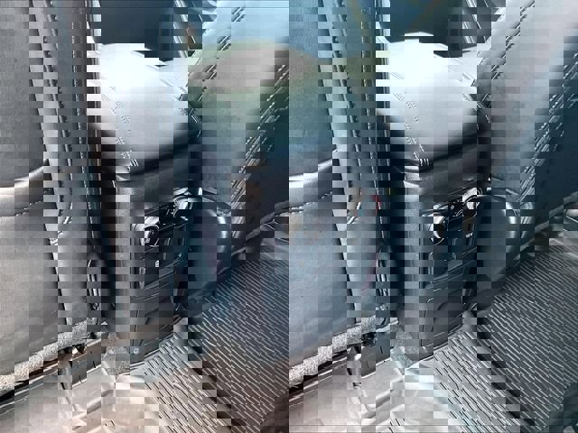 Used 2024 Ford Explorer XLT w/ Equipment Group 202A AWD/4WD image 29