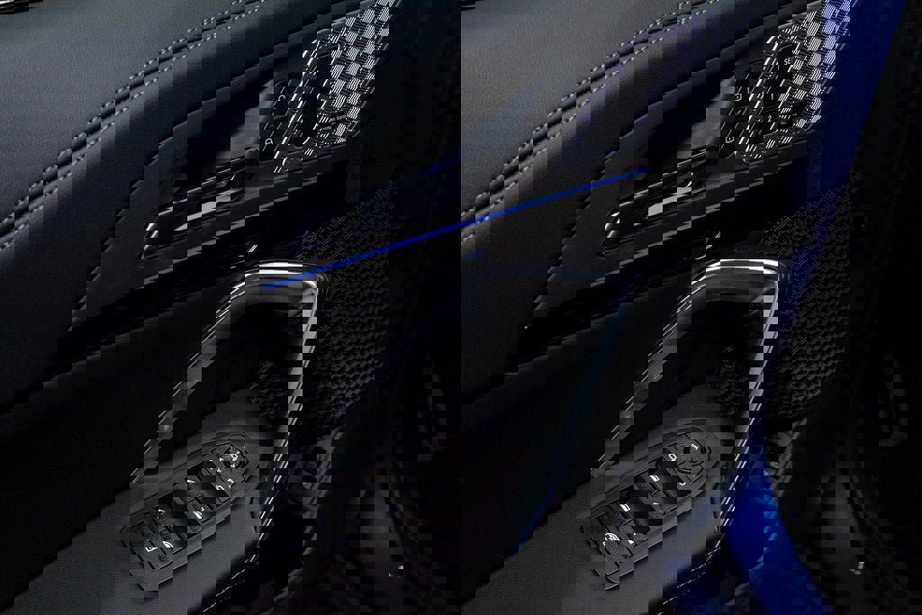 Used 2025 BMW X1 M35i w/ Premium Package image 14