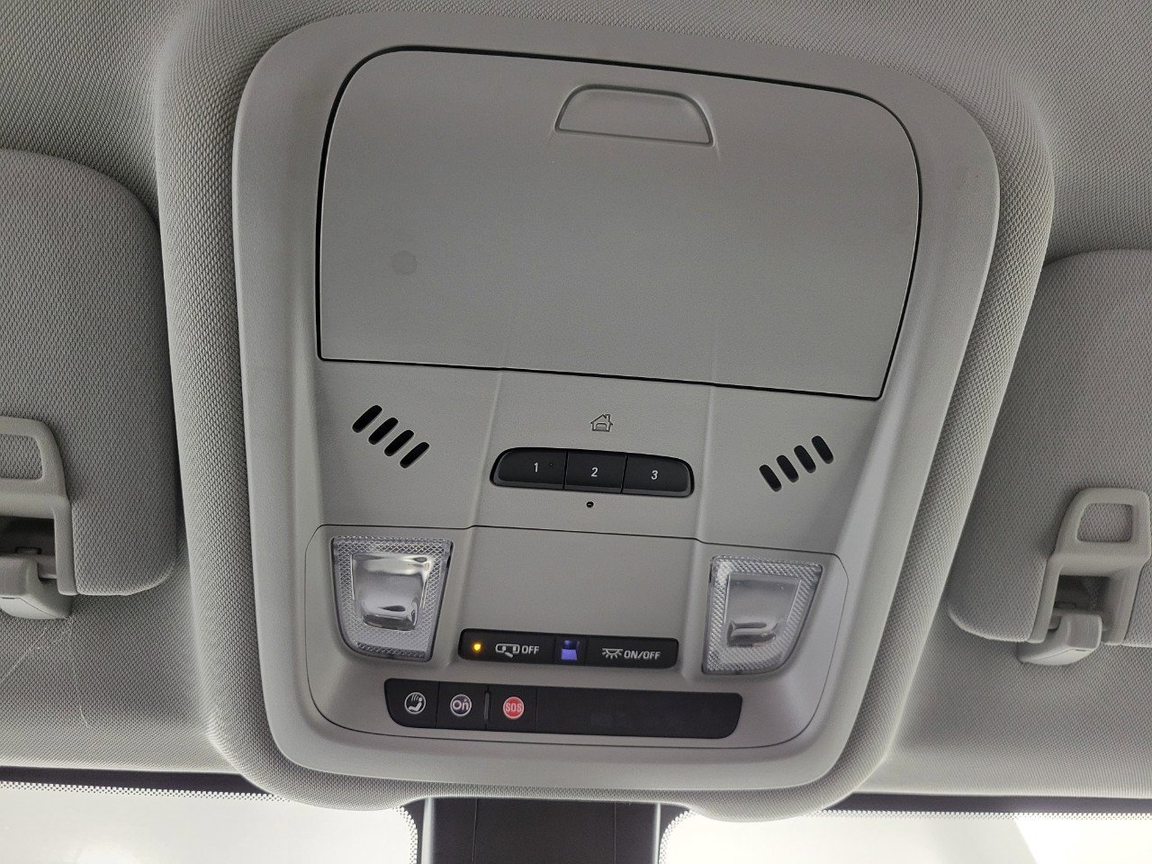 Used 2024 GMC Terrain SLT image 19