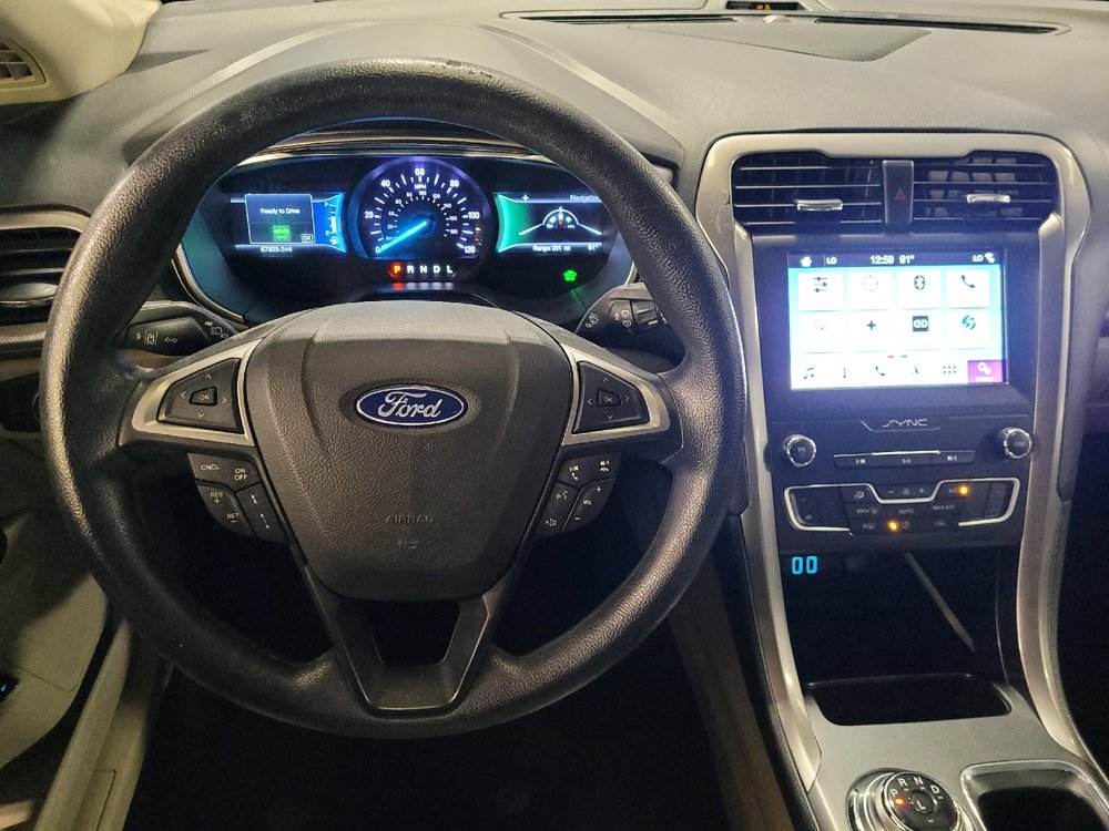 Used 2019 Ford Fusion SE FWD image 22