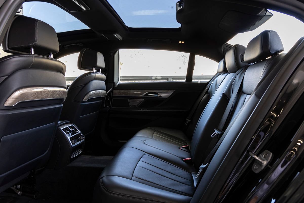 Used 2020 BMW 740i w/ M Sport Package RWD image 21