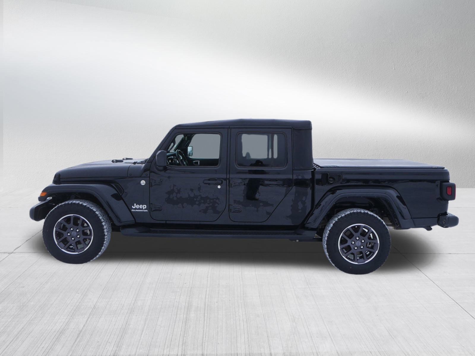 Used 2022 Jeep Gladiator Overland w/ Cold Weather Group image 4